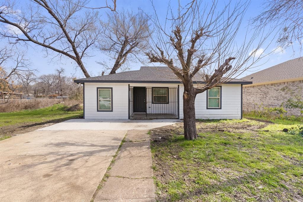 2630 Fernwood Ave