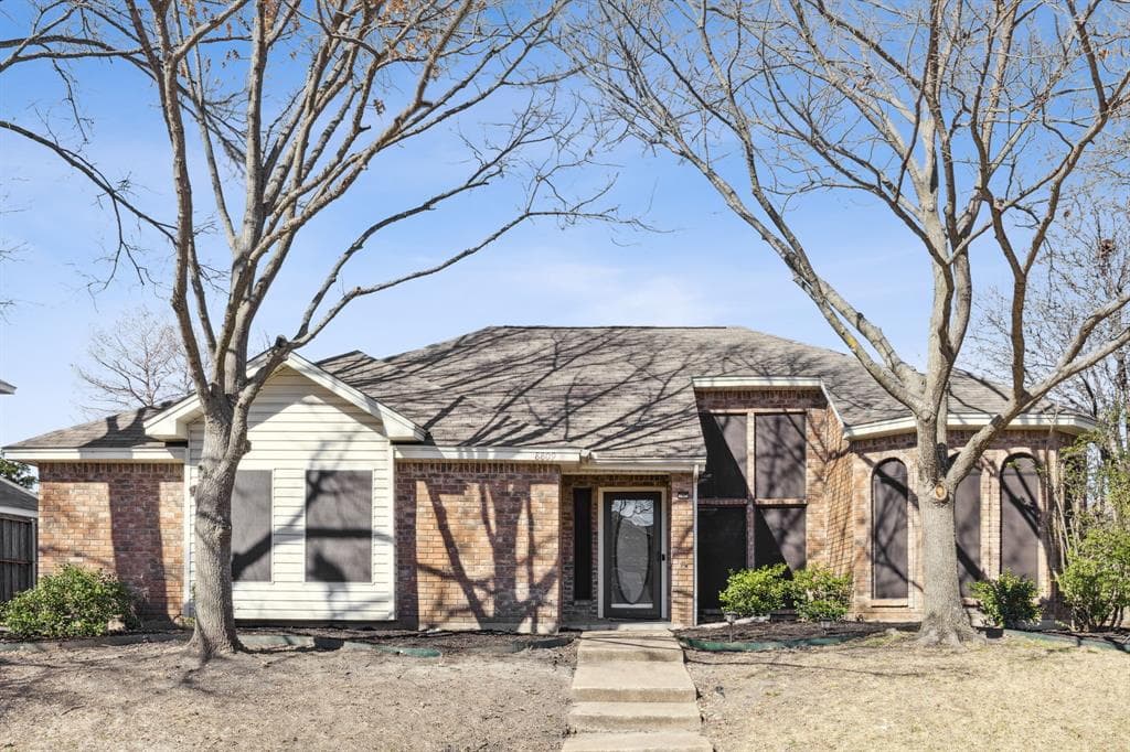 8809 Wood Glen Dr