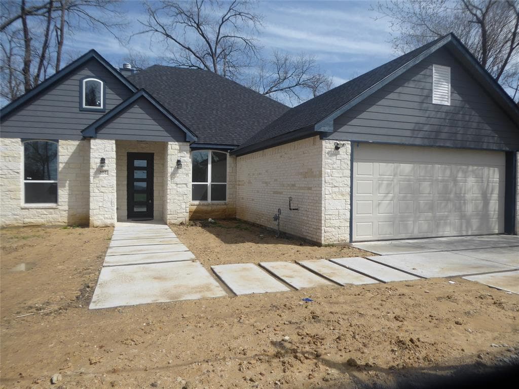 302 Little St