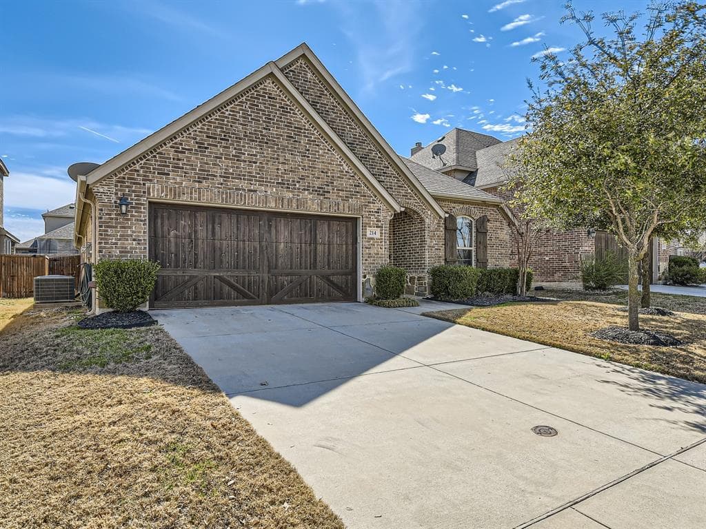 214 Bentley Dr