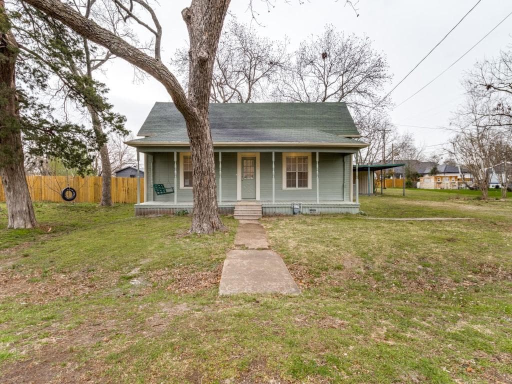 109 E Tutt St