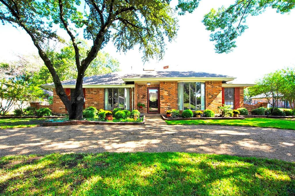 204 Magic Ln
