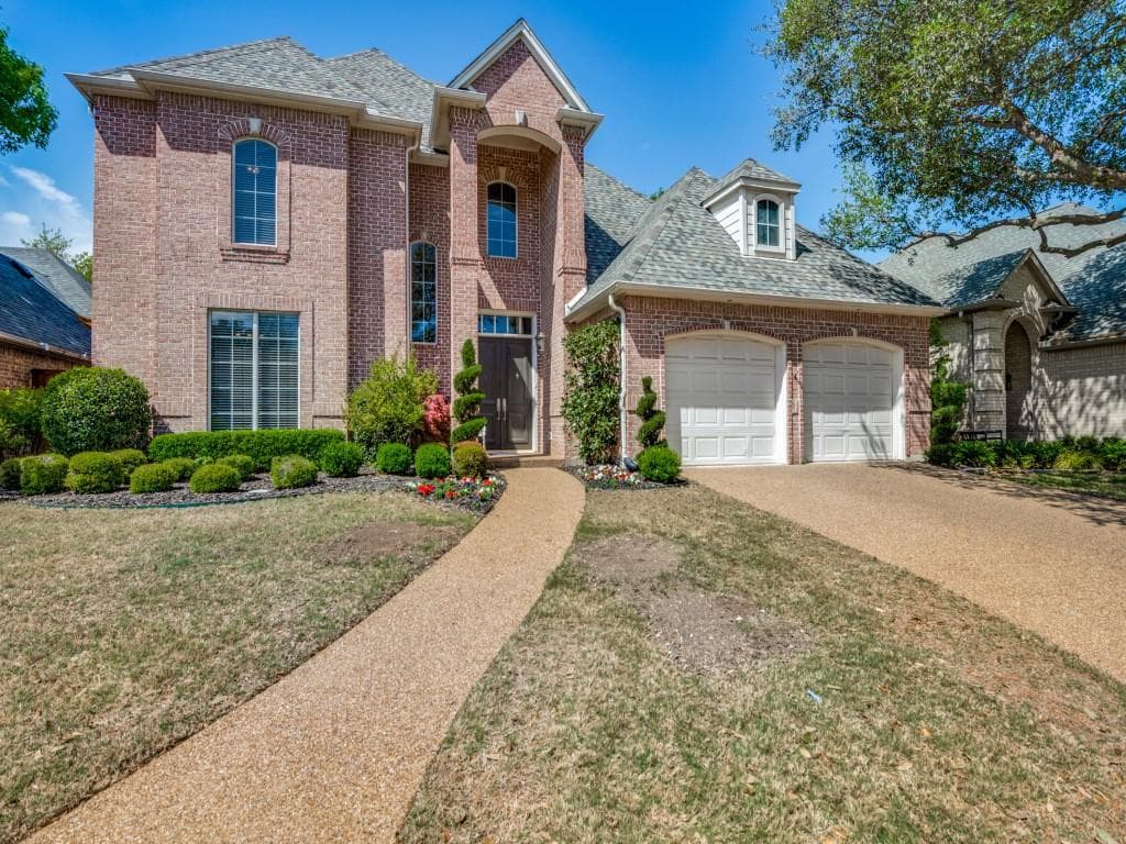 17307 Village Ln