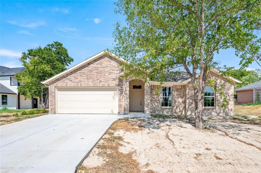 114 Half Moon Way
