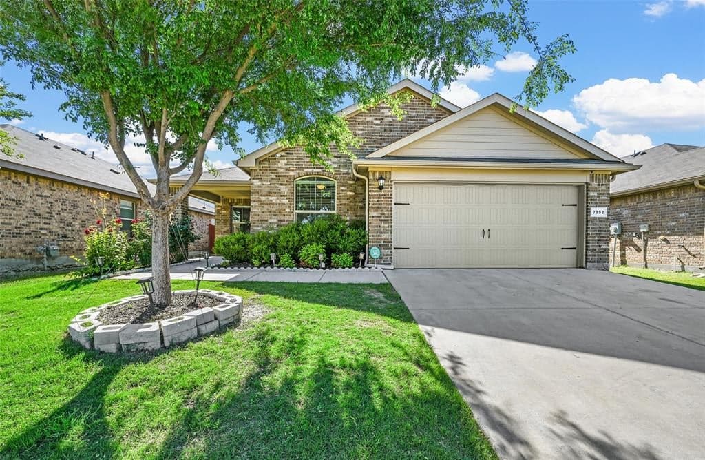 7952 Ballater Dr