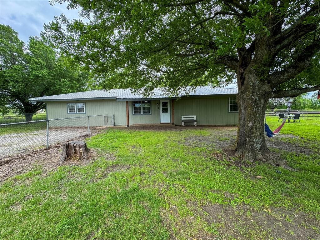 453 County Road 3011