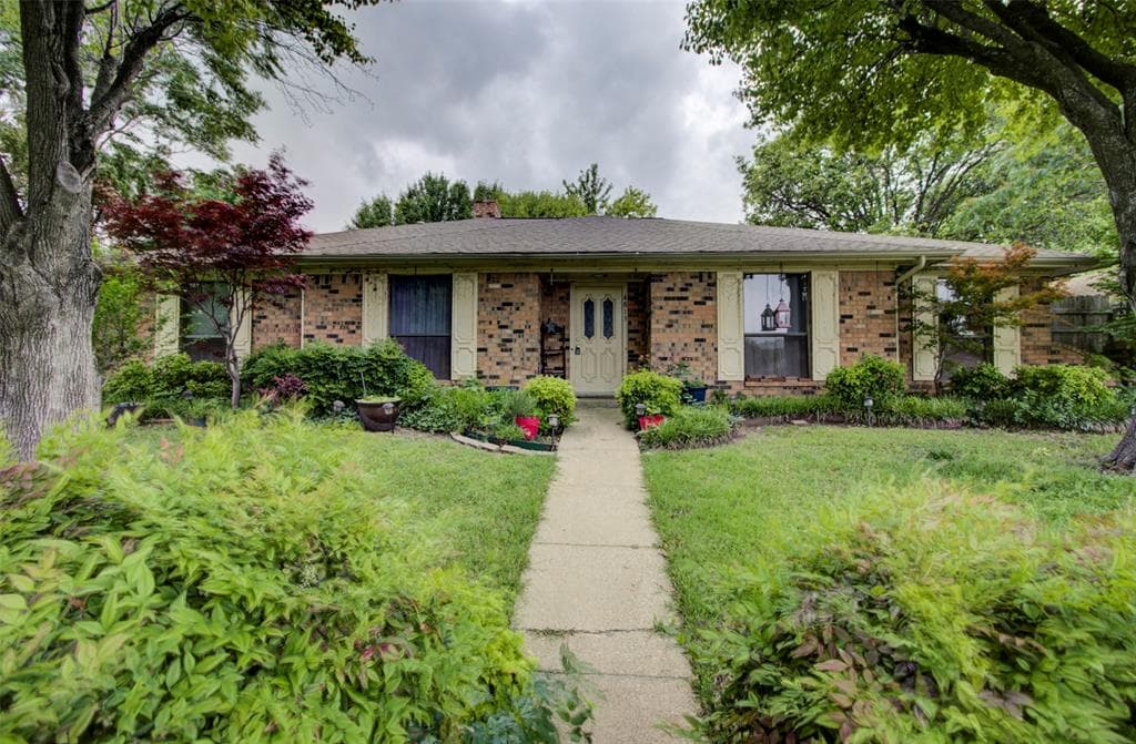 4813 Vera Cruz Dr