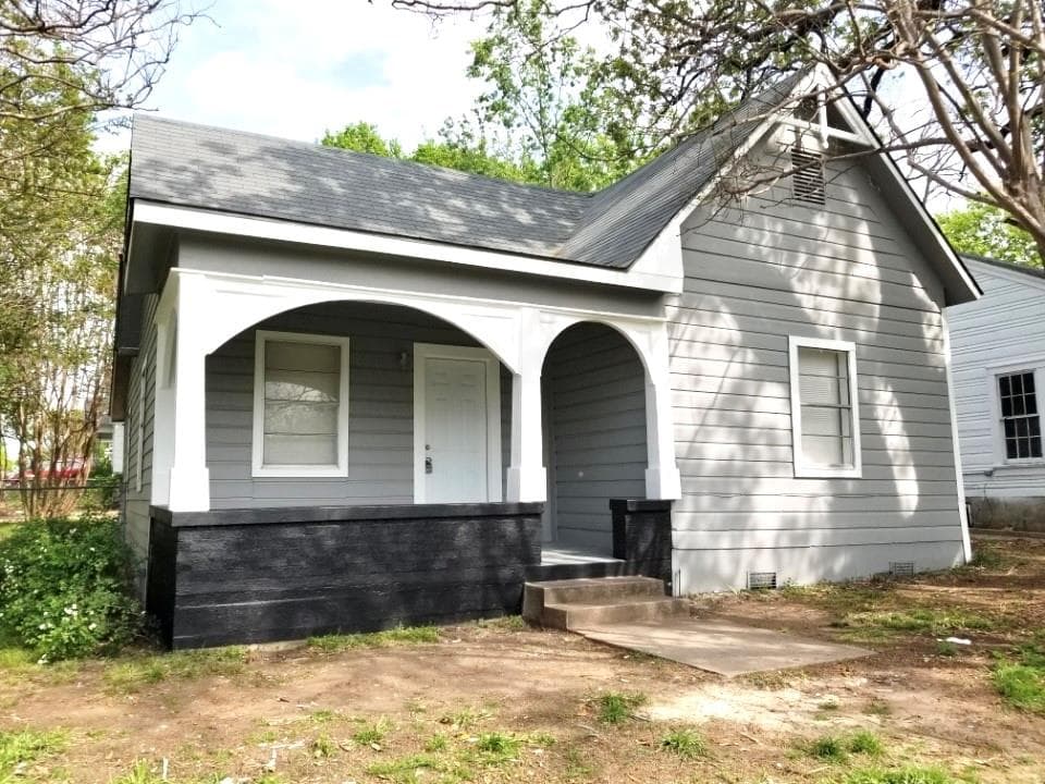 1100 S Houston Ave