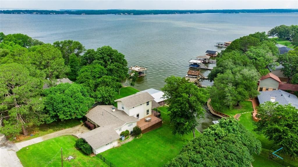85 Shoreline Dr