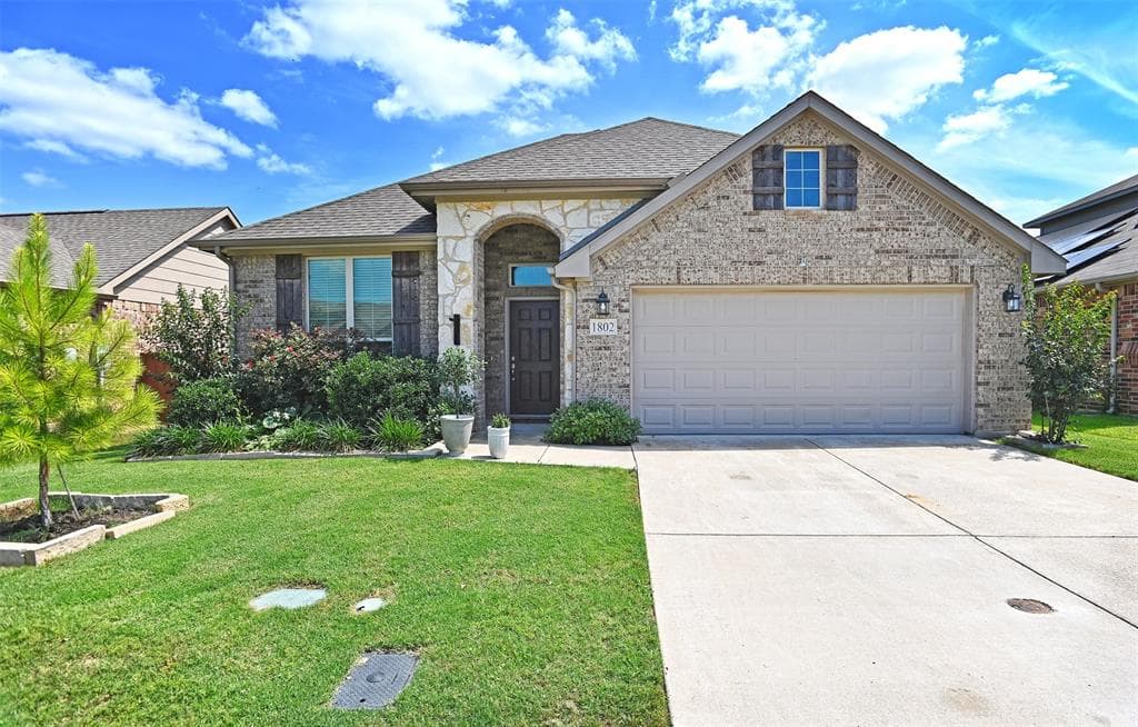 1802 Silver Oak Dr