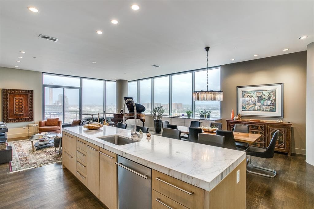2200 Victory Ave Apt 1005