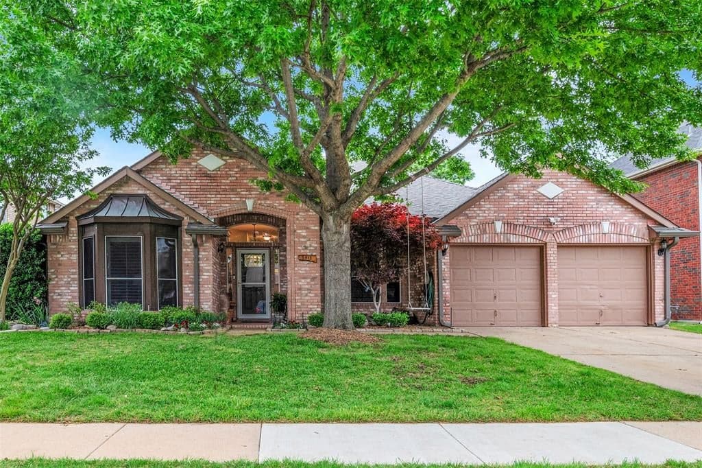 5813 Belle Chasse Ln