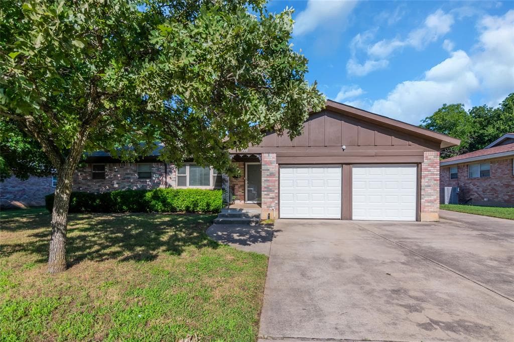 706 Clebud Dr
