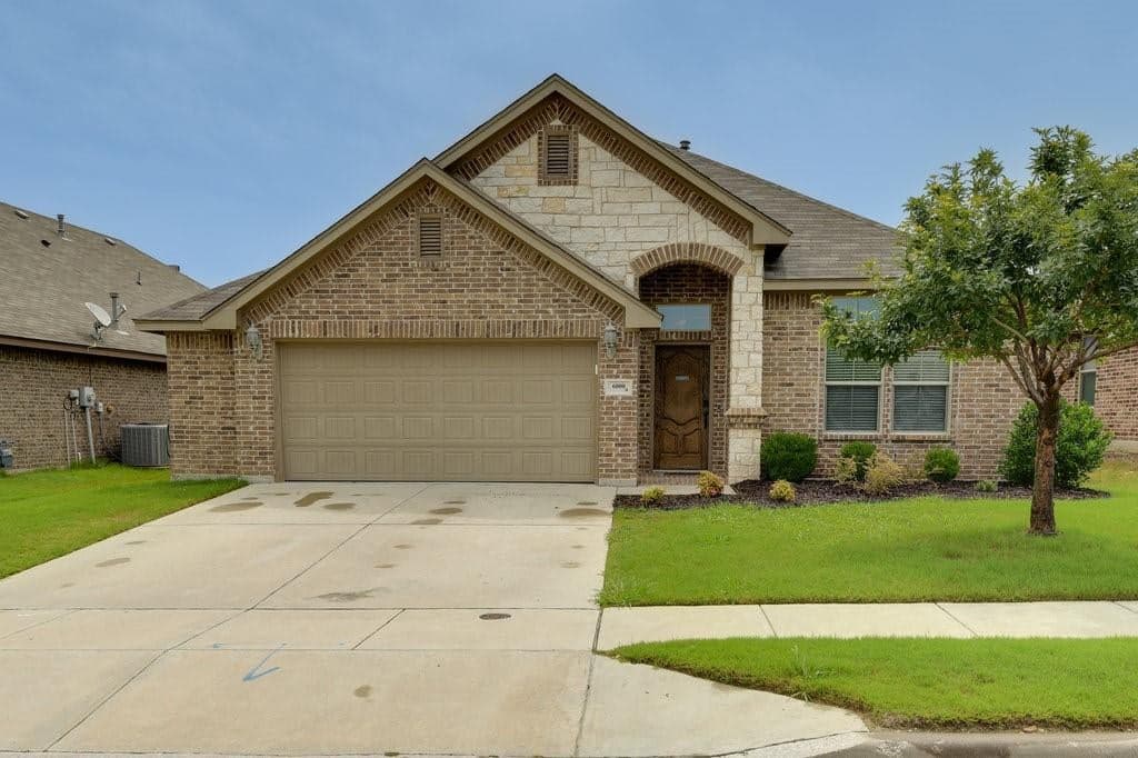 6000 Paddlefish Dr
