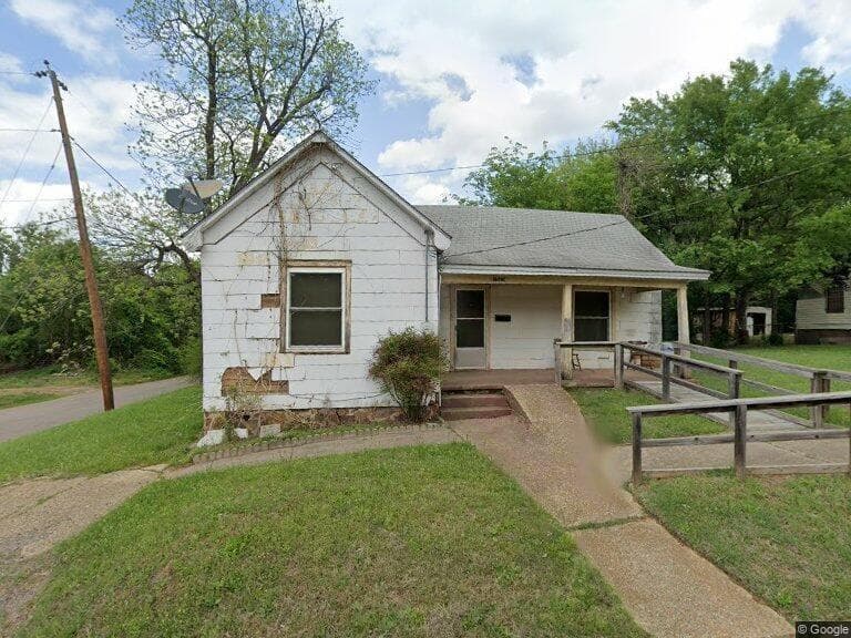 1523 W Lollar St