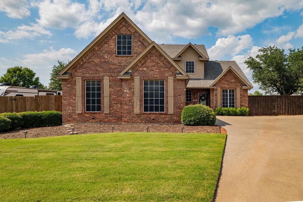 608 Maple Dr