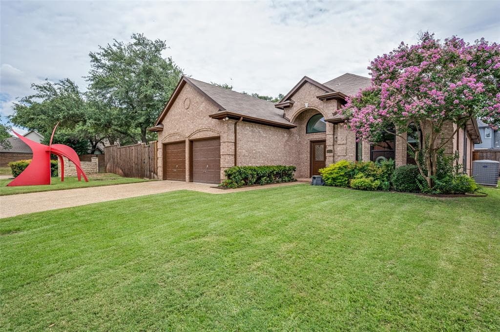 14640 Lexus Ave
