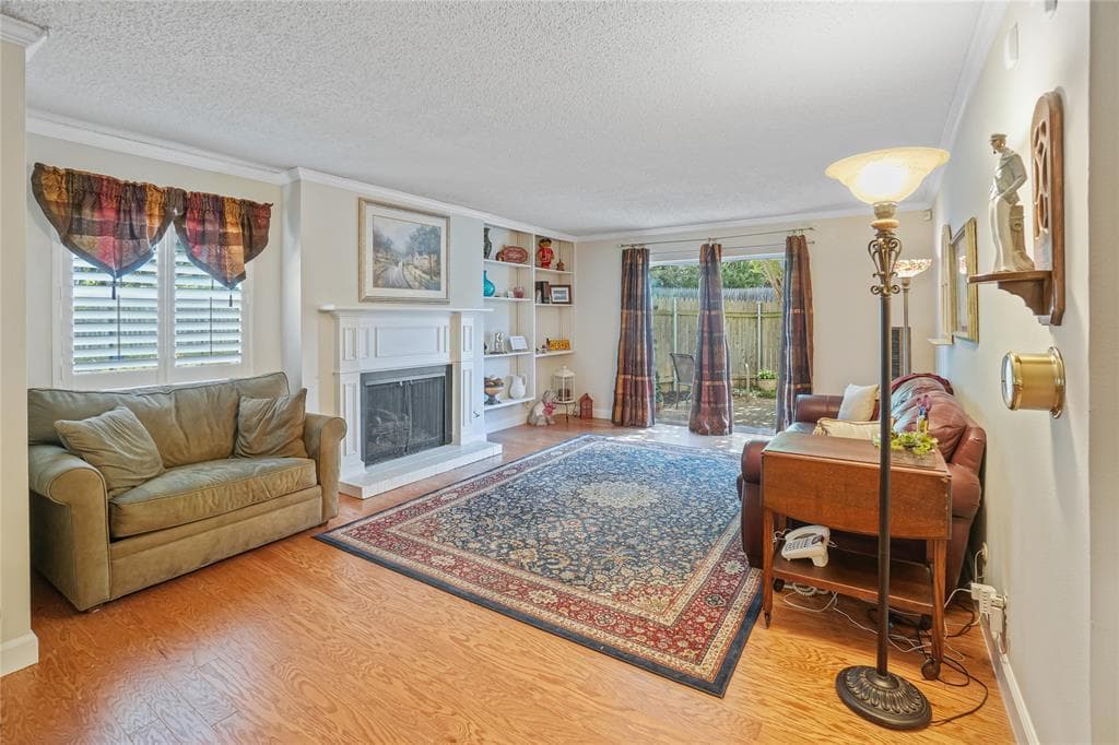 1401 Forest Edge Dr Apt 2