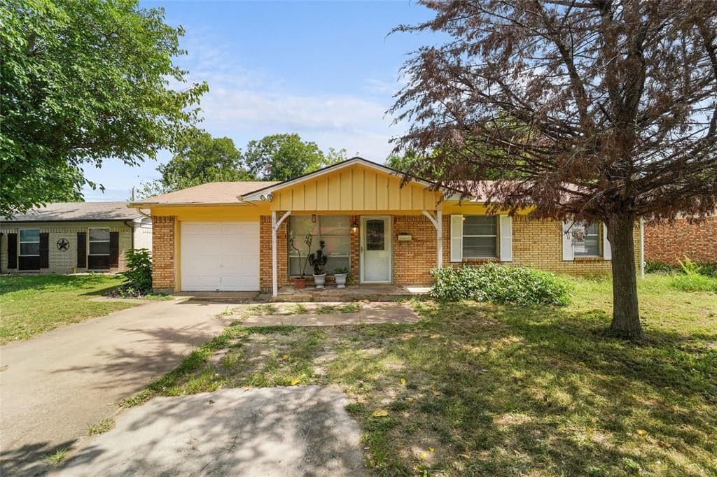 114 W Dorris Dr