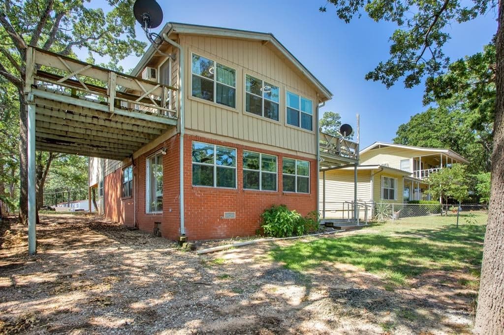 854 Lake Rd