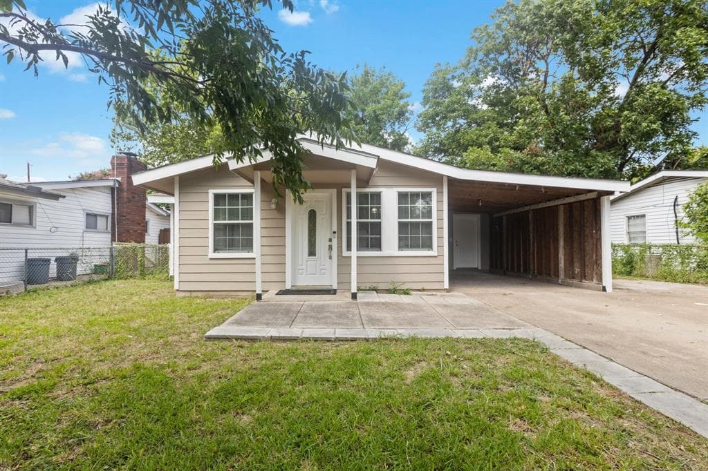 329 Meriden Ln
