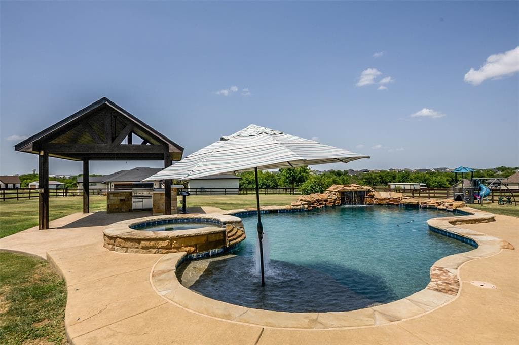 6424 Starlight Ranch Rd