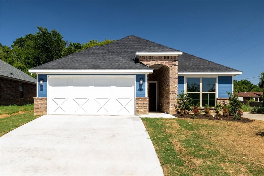 223 Clover Cir