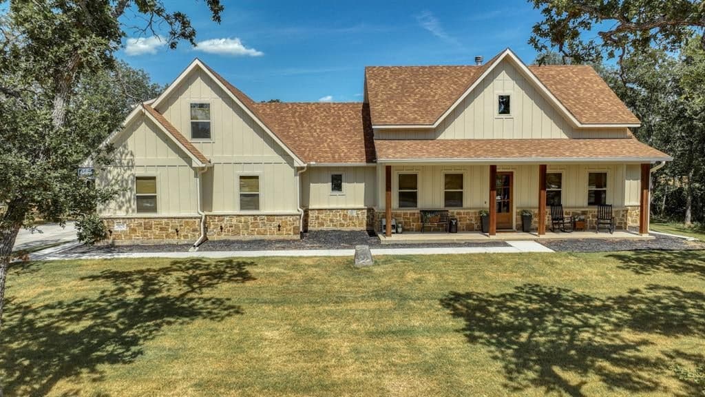 2028 Feather Ln