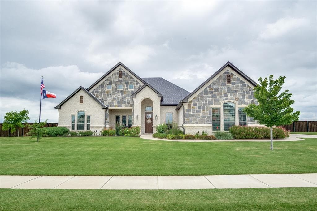 2124 Vanderbilt Dr