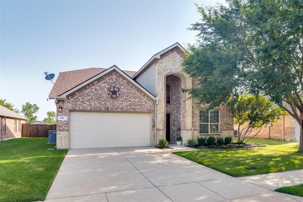 951 Crockett Dr