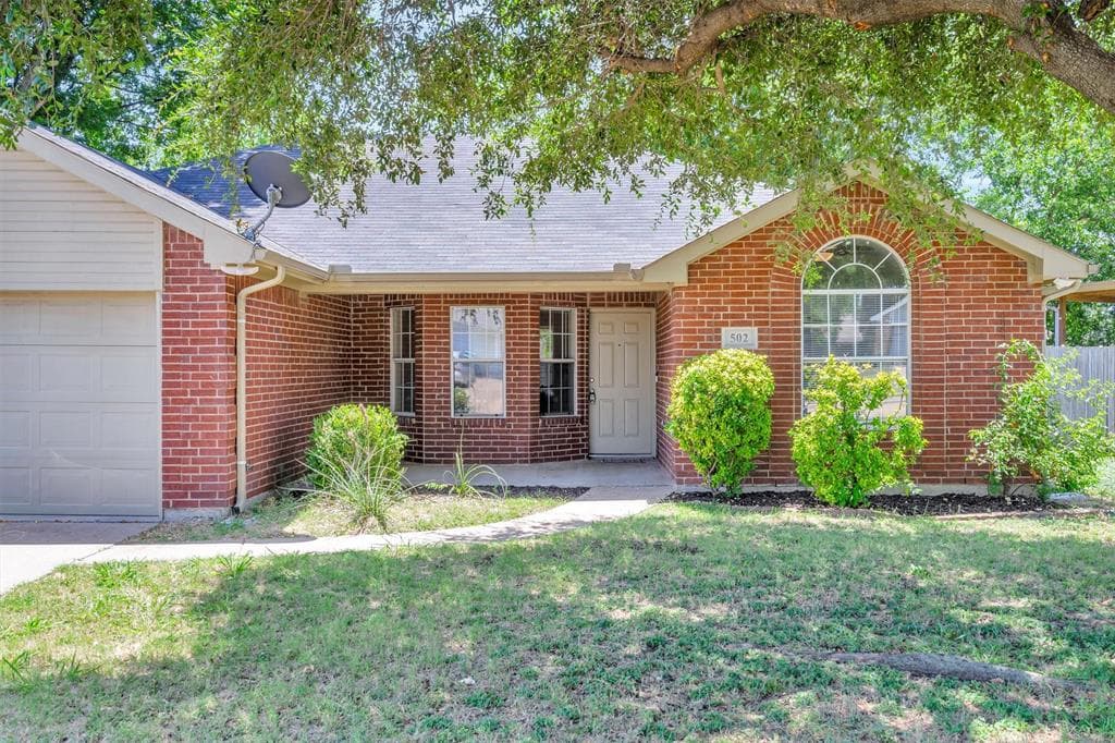 502 Starling Dr