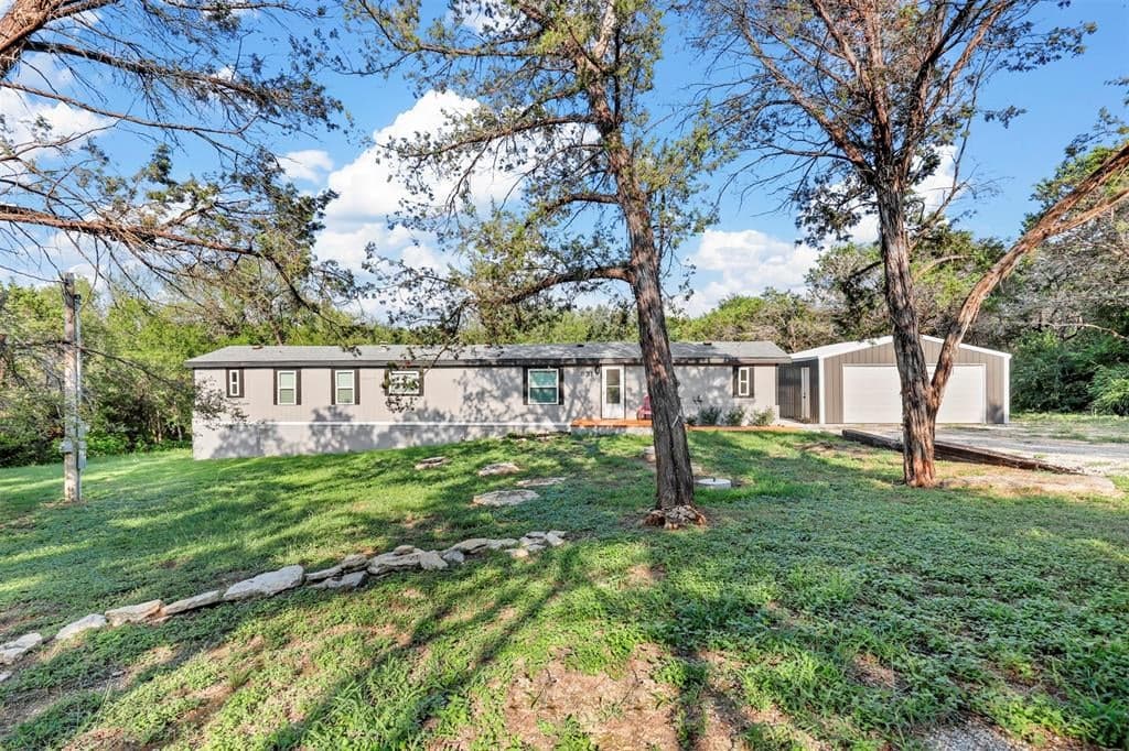 831 Arrowhead Ct