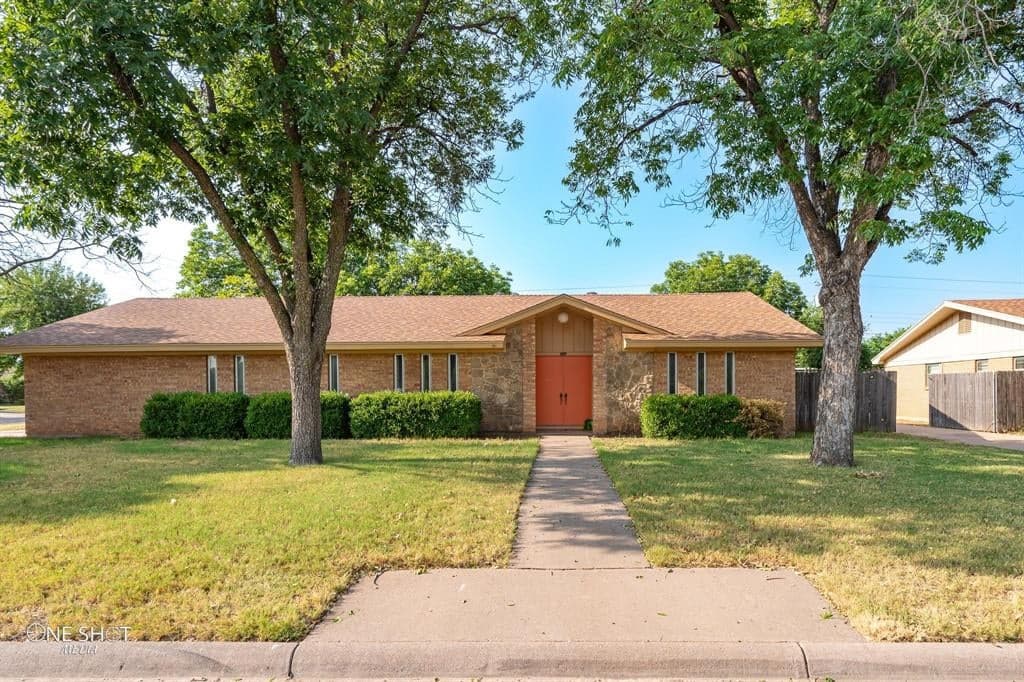 3101 High Meadows Dr