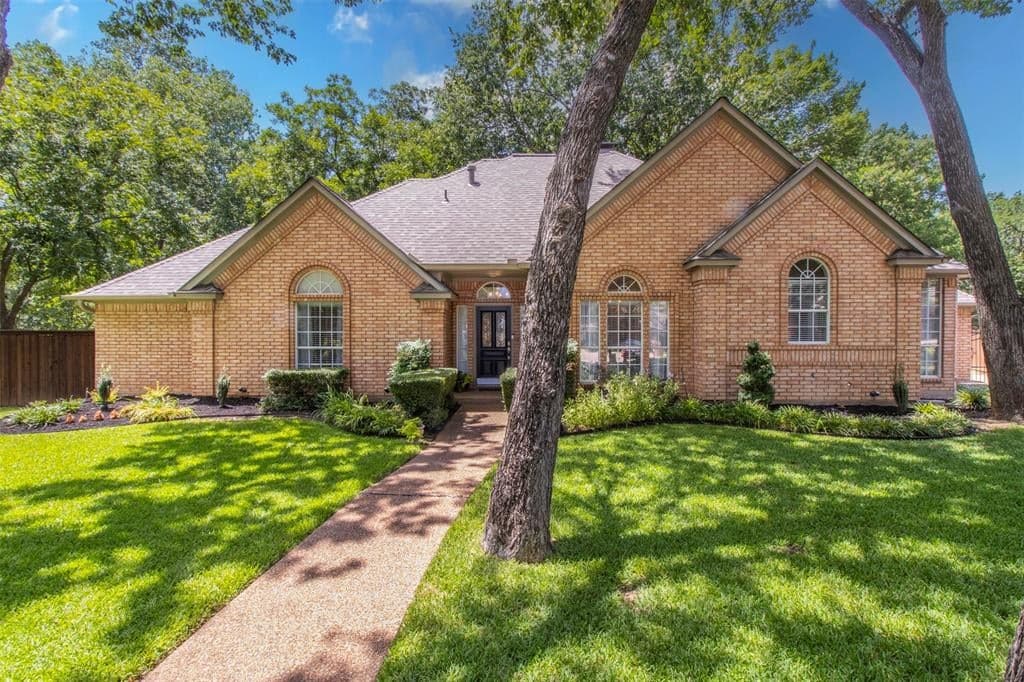 908 Dogwood Ct