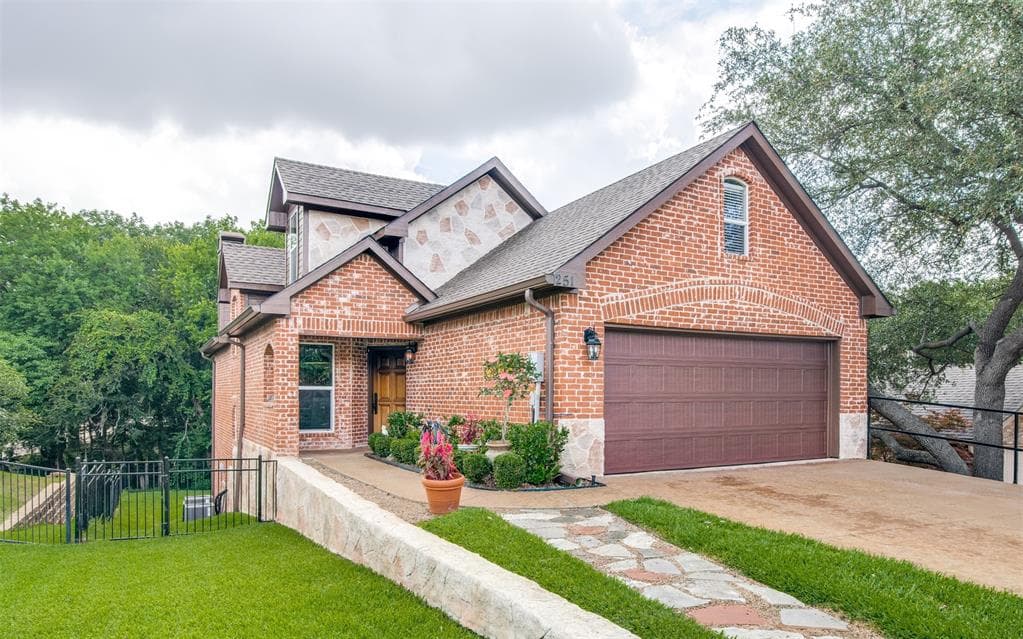 251 Victory Ln