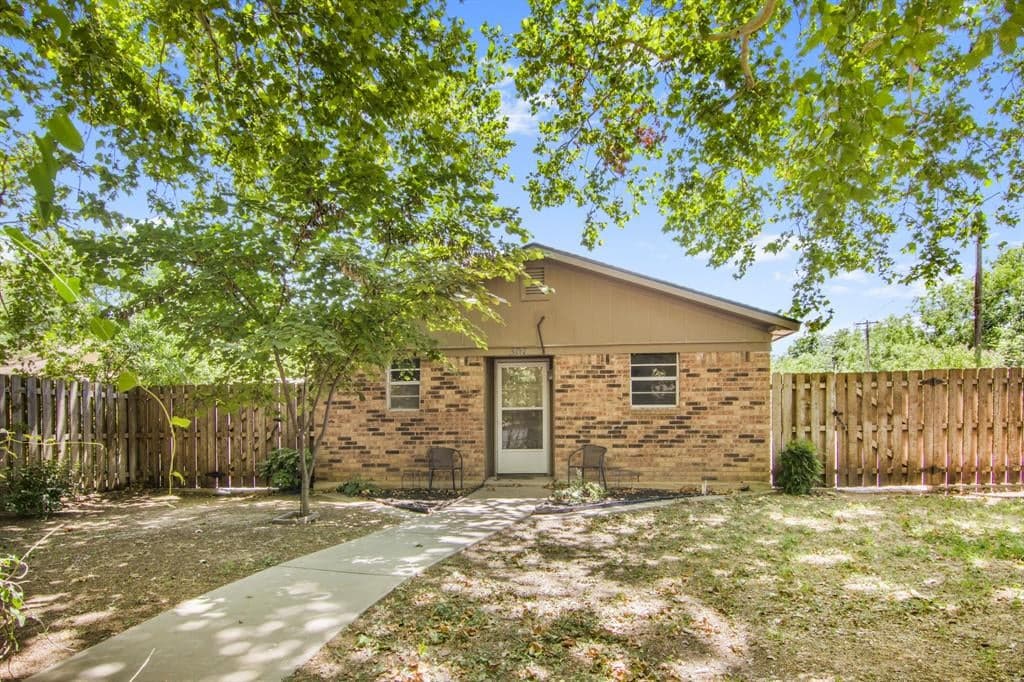 307 W Decatur St
