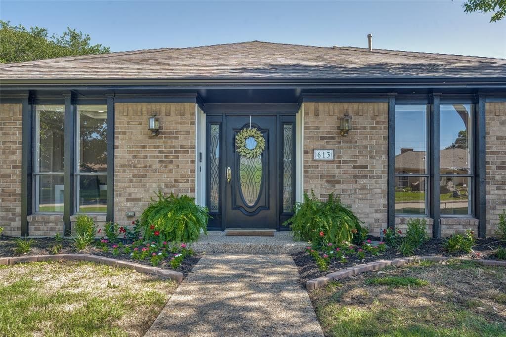 613 Wentworth Dr