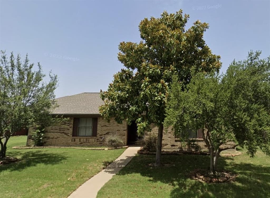 1541 Waterford Dr