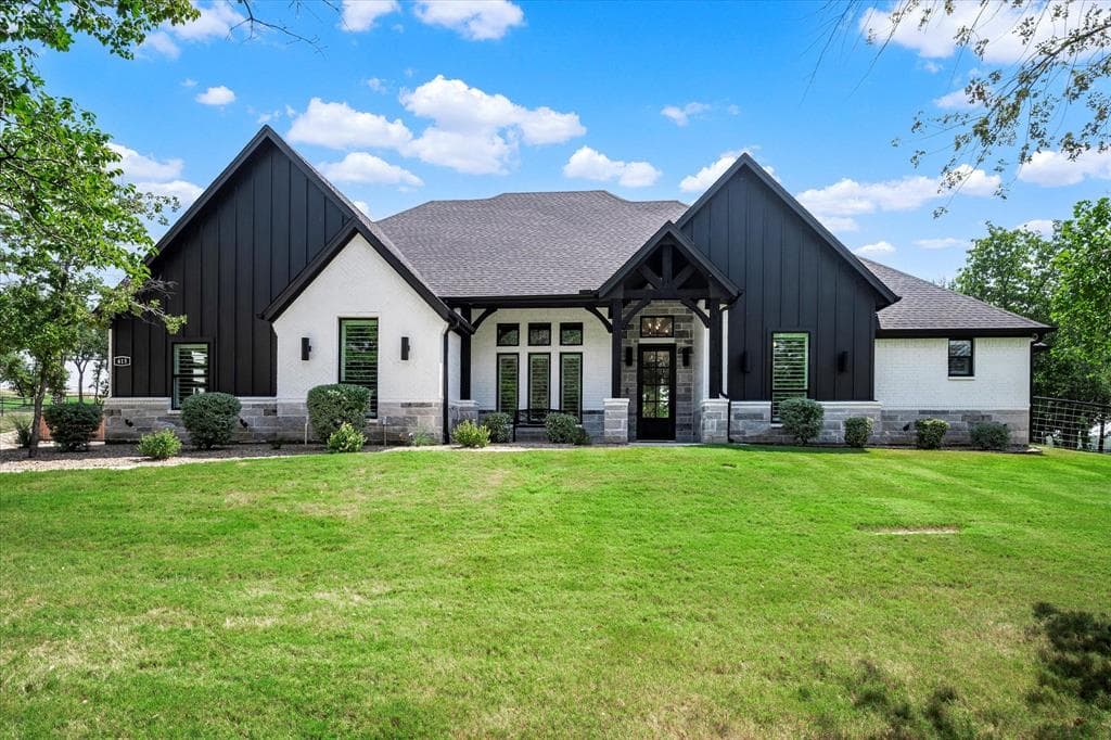 615 Glade Stream Ct