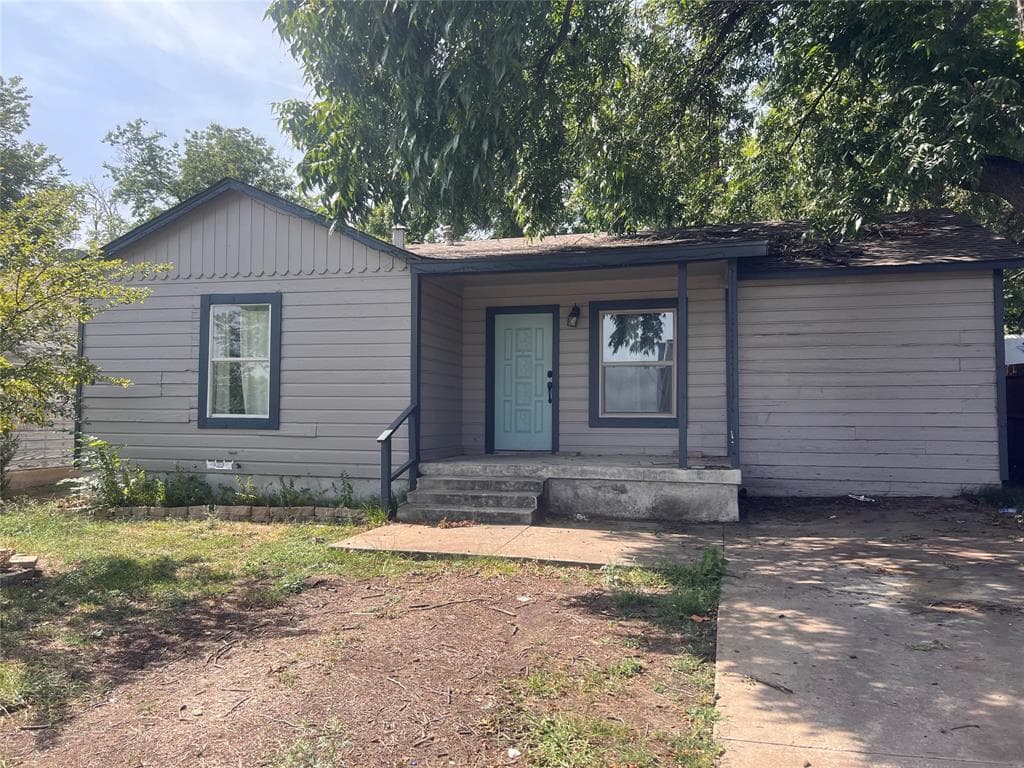 1209 W Broadus Ave