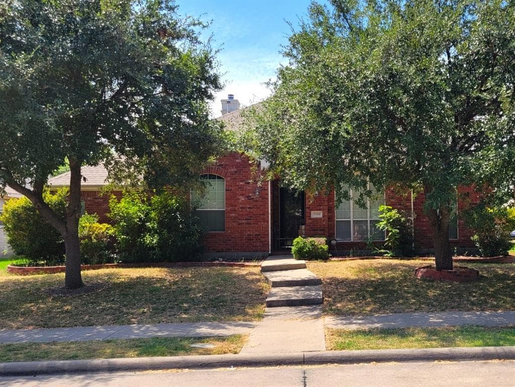 7310 Colfax Dr