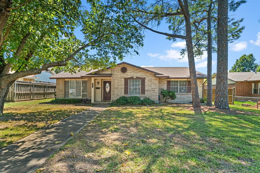 2712 Peach Tree Ln