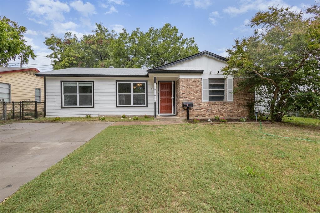 1811 Dennis St