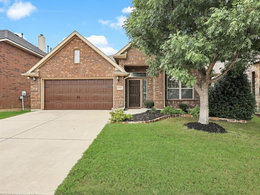8745 Royalwood Dr