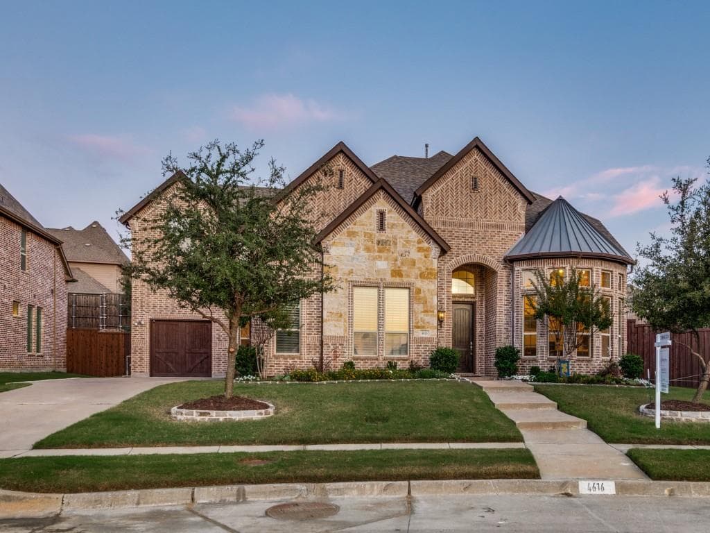 4616 Bronco Blvd
