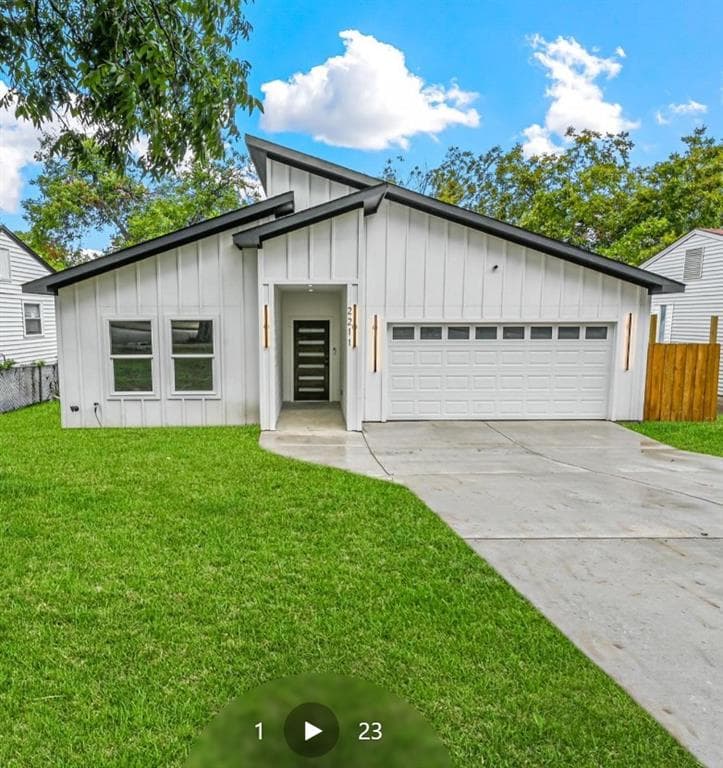 2211 Alaska Ave