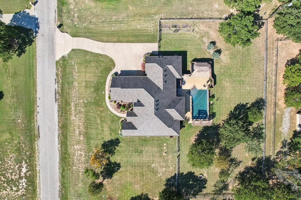 112 Oakmont Dr