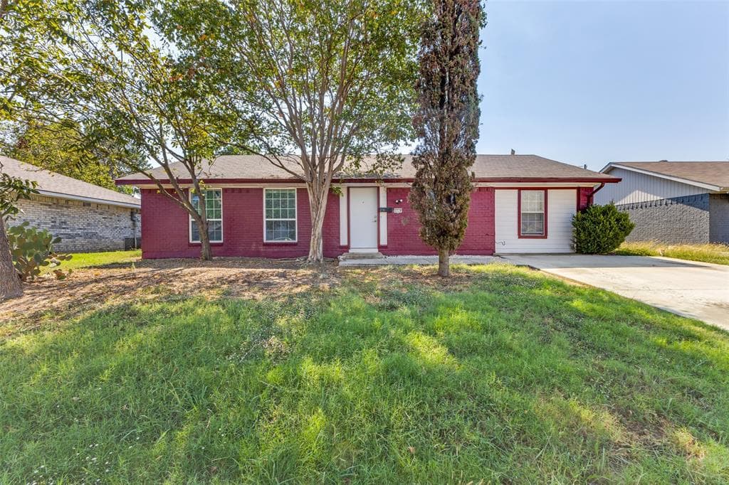 2718 Bobwhite Blvd
