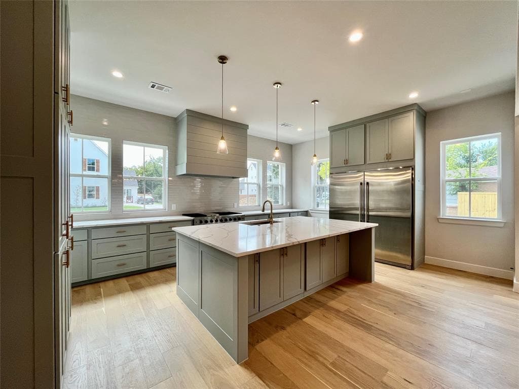 5722 Randolph Ct