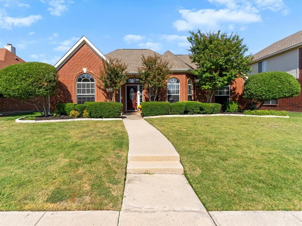 10014 Forrest Dr